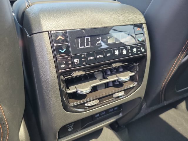 New 2026 Jeep Grand Cherokee Summit w/ Obsidian Package AWD/4WD image 11