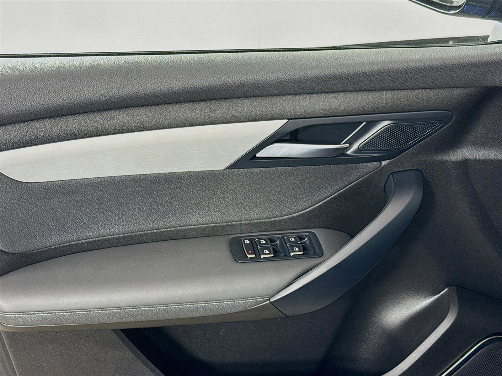 Used 2024 VinFast VF 8 Plus image 15