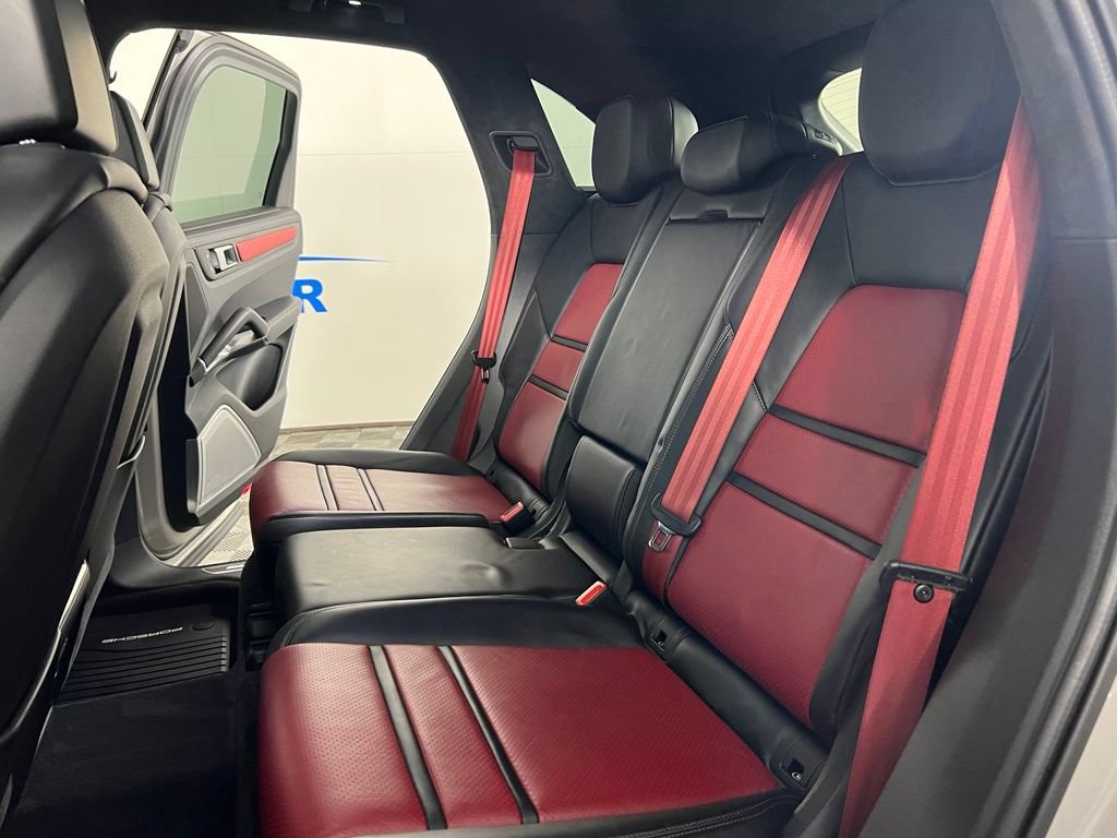 Used 2021 Porsche Cayenne Turbo AWD/4WD image 25