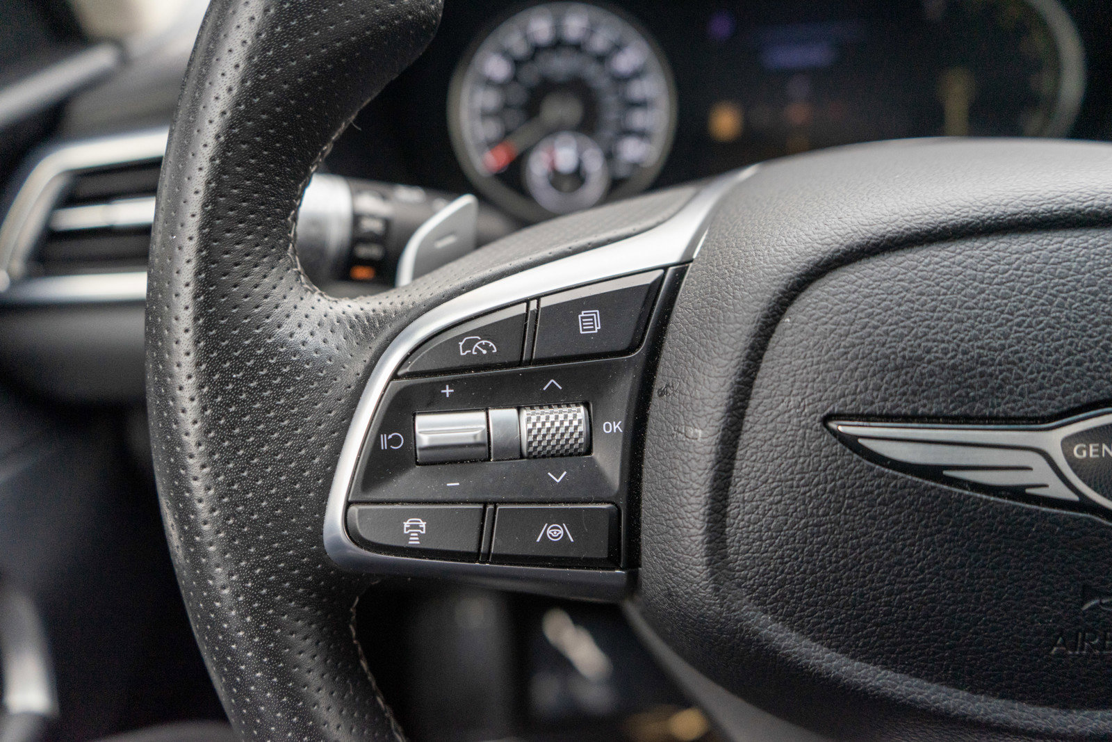 Used 2025 Genesis G70 2.5T AWD/4WD image 23