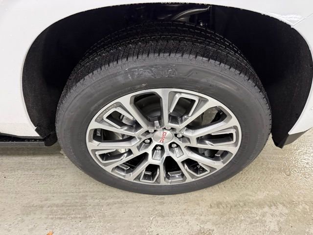 New 2026 GMC Yukon XL Denali w/ Sun & Power Step Package image 4