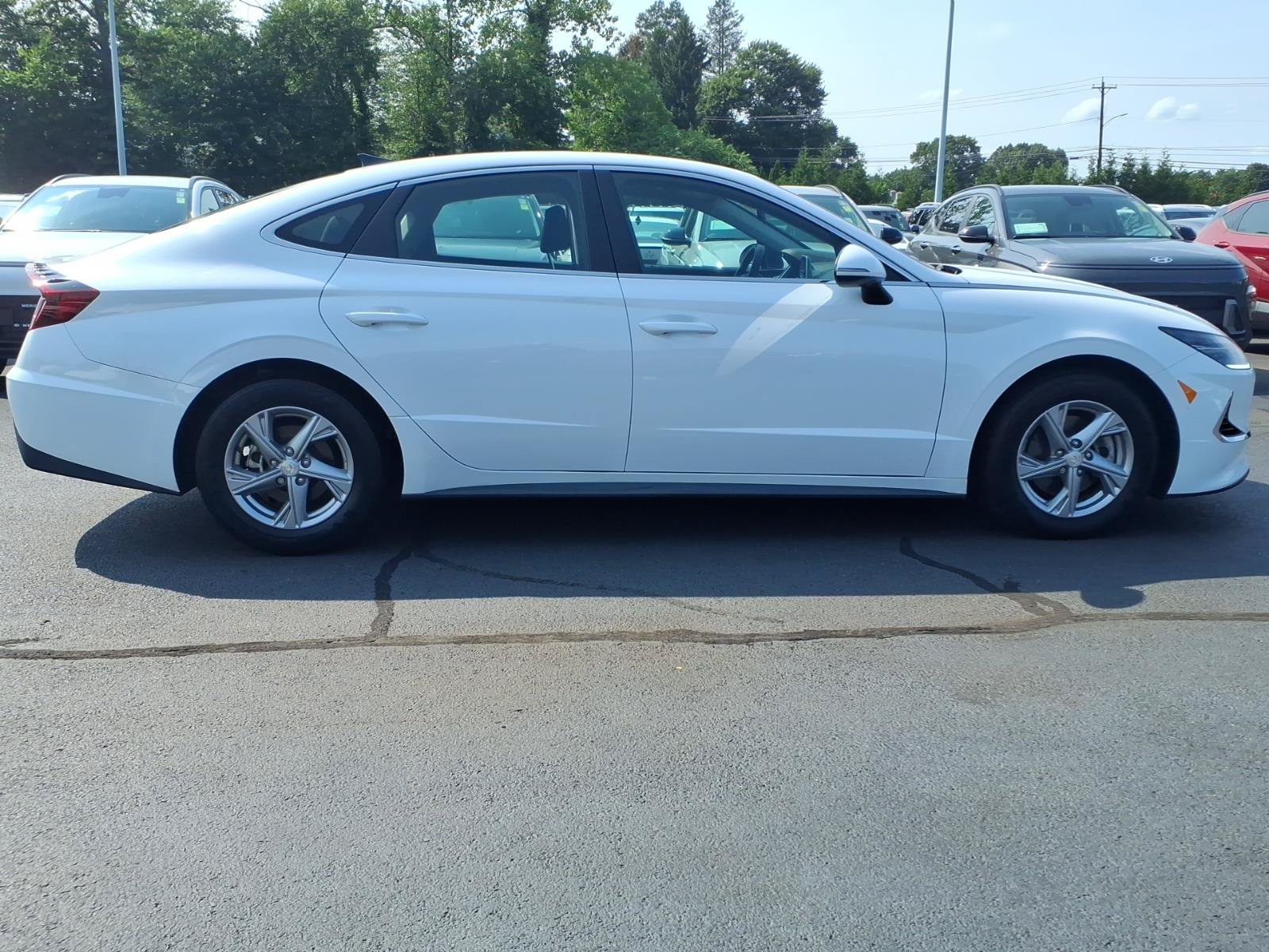 Certified 2023 Hyundai Sonata SE w/ Preferred Accessory Package FWD image 4