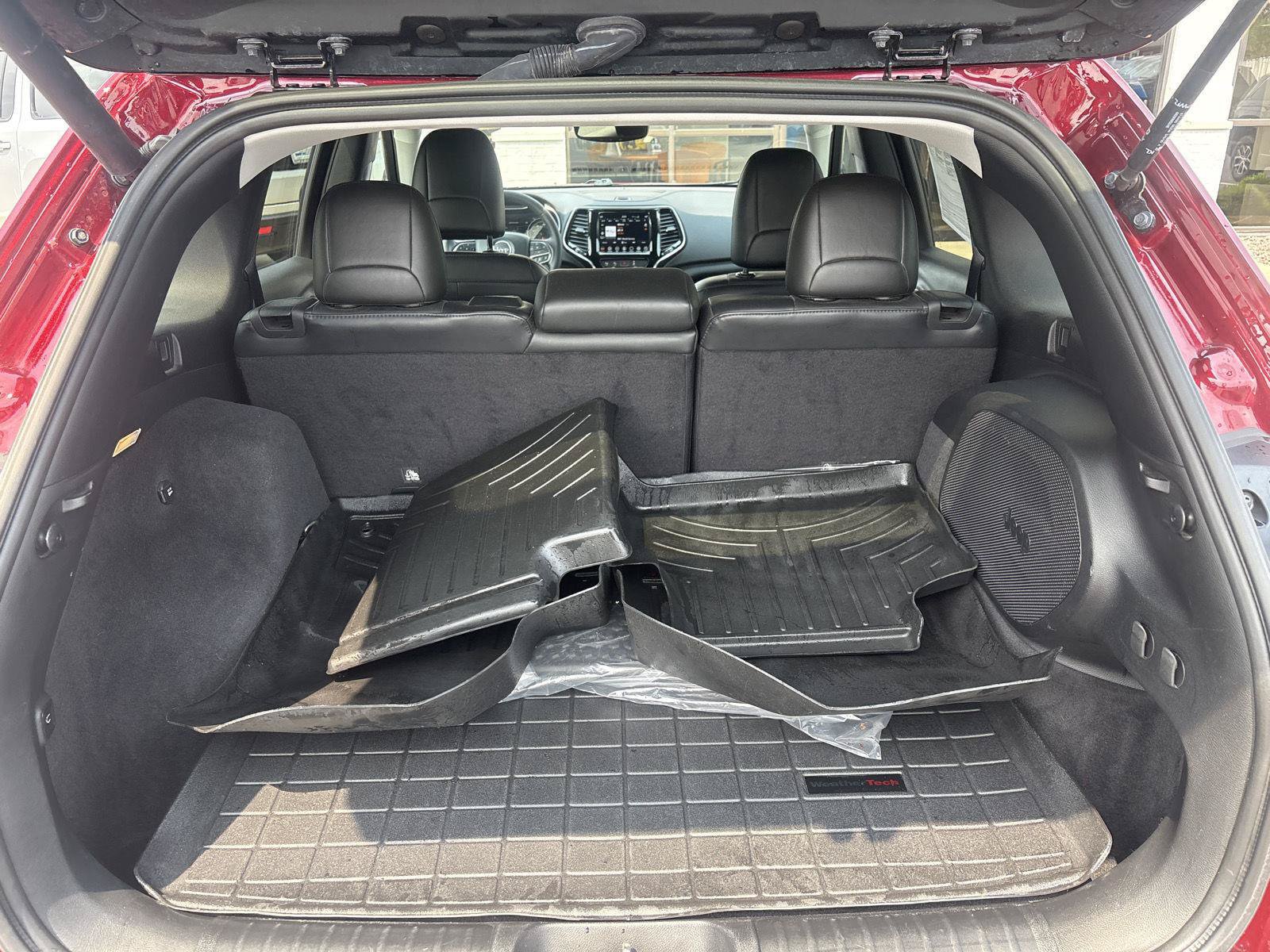 Used 2021 Jeep Cherokee Limited w/ Elite Package AWD/4WD image 11