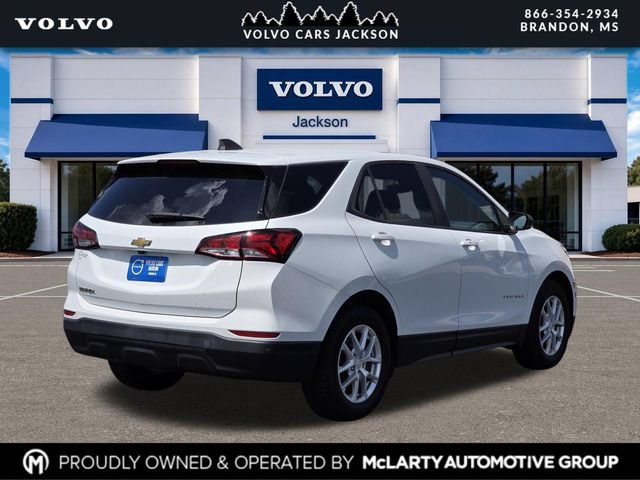 Used 2022 Chevrolet Equinox LS w/ LPO, Floor Liner Package FWD image 4