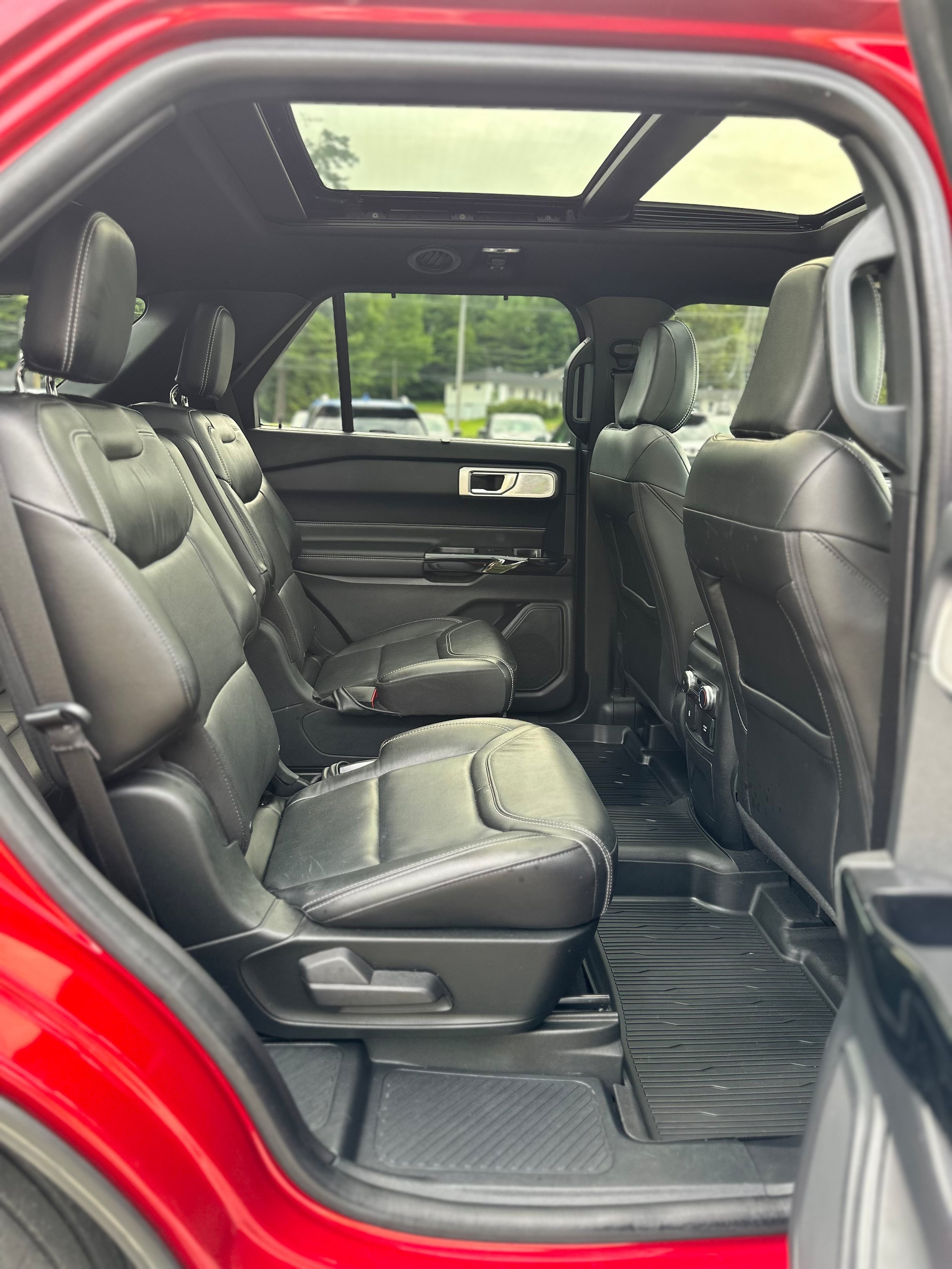 Used 2022 Ford Explorer ST w/ Equipment Group 401A AWD/4WD image 24