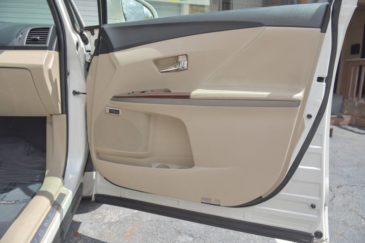 Used 2013 Toyota Venza Limited w/ Tow Prep Pkg image 36