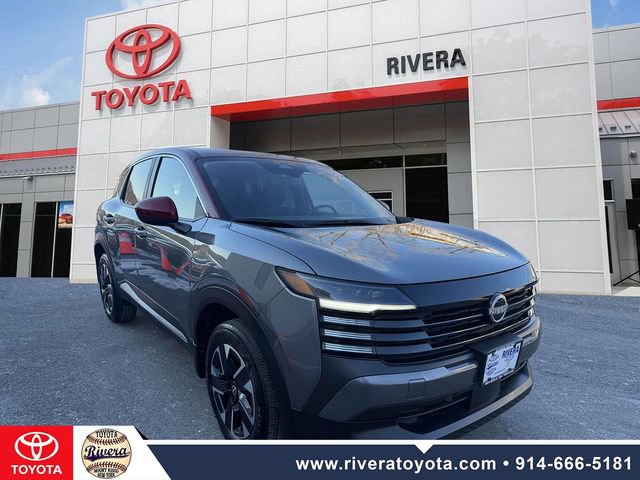Used 2025 Nissan Kicks SV image 2