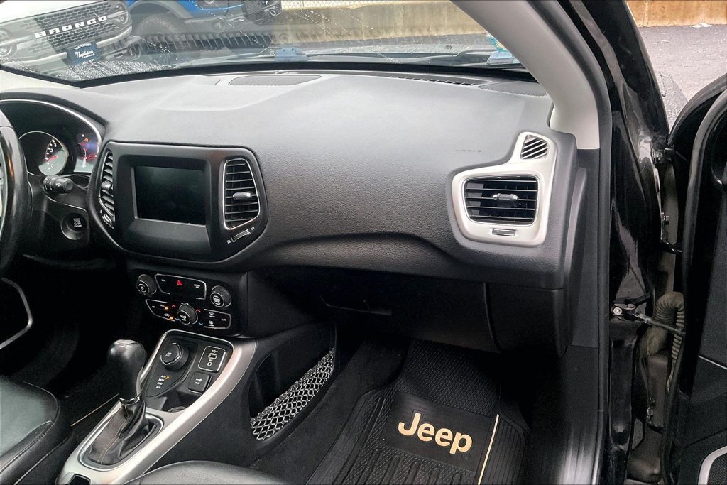 Used 2019 Jeep Compass Latitude w/ Popular Equipment Group AWD/4WD image 15