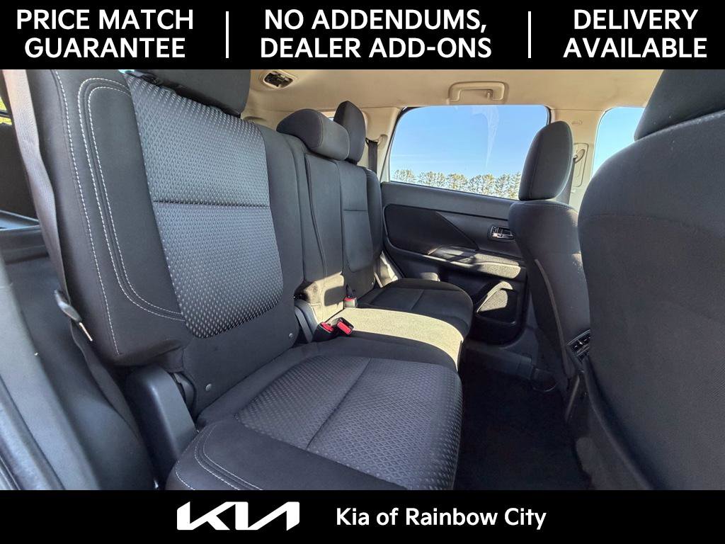 Used 2019 Mitsubishi Outlander ES image 21