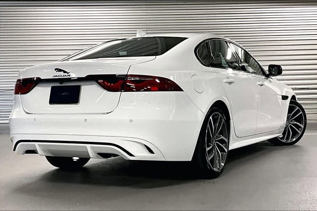 New 2024 Jaguar XF R-Dynamic SE image 4