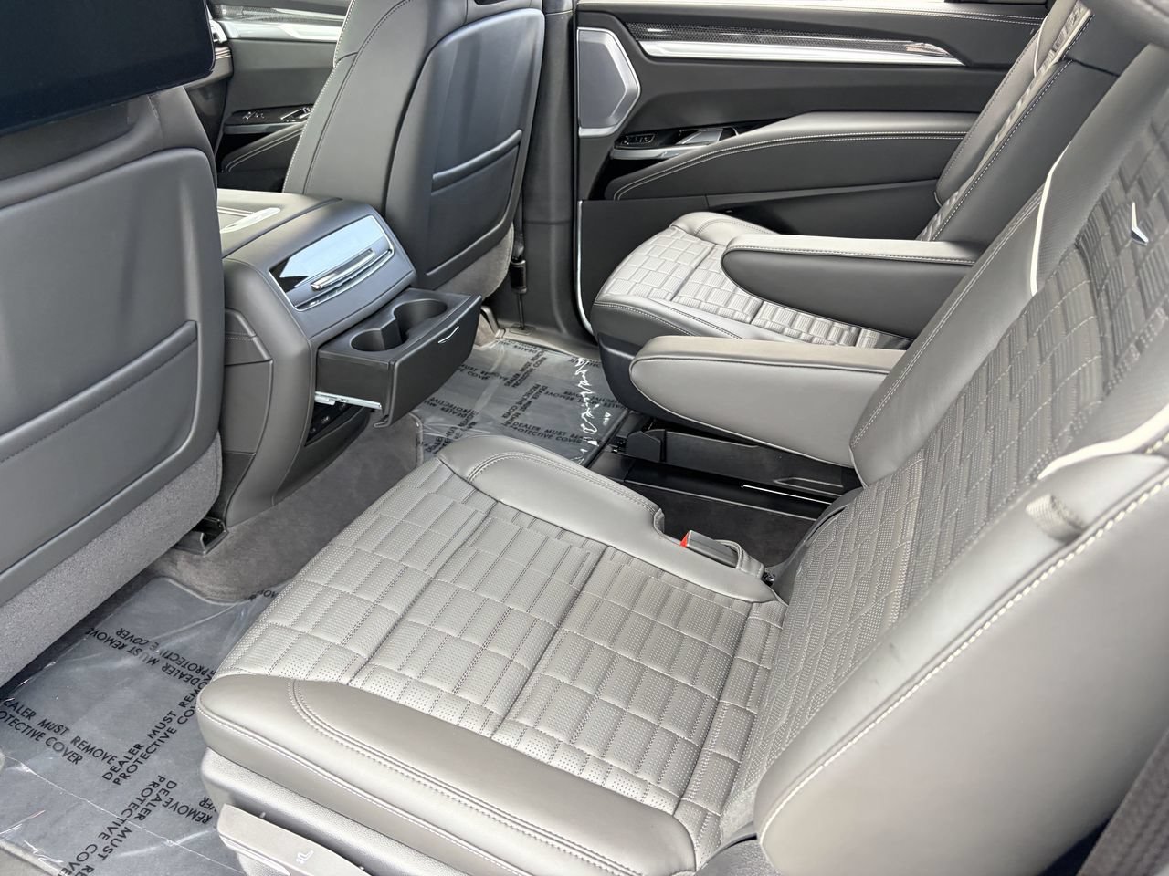 Certified 2026 Cadillac Escalade ESV V AWD/4WD image 17