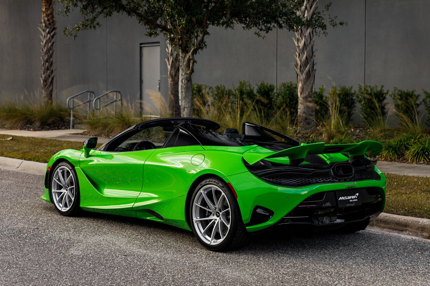 Used 2026 McLaren 750S Spider image 25