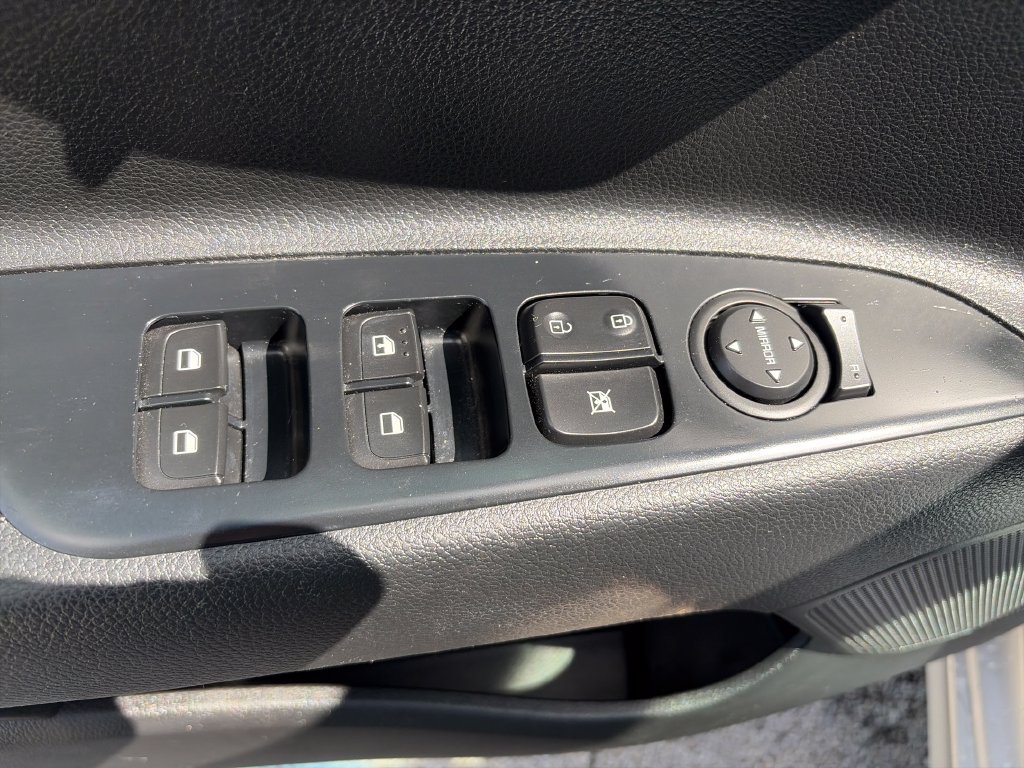 Used 2019 Kia Rio S FWD image 17