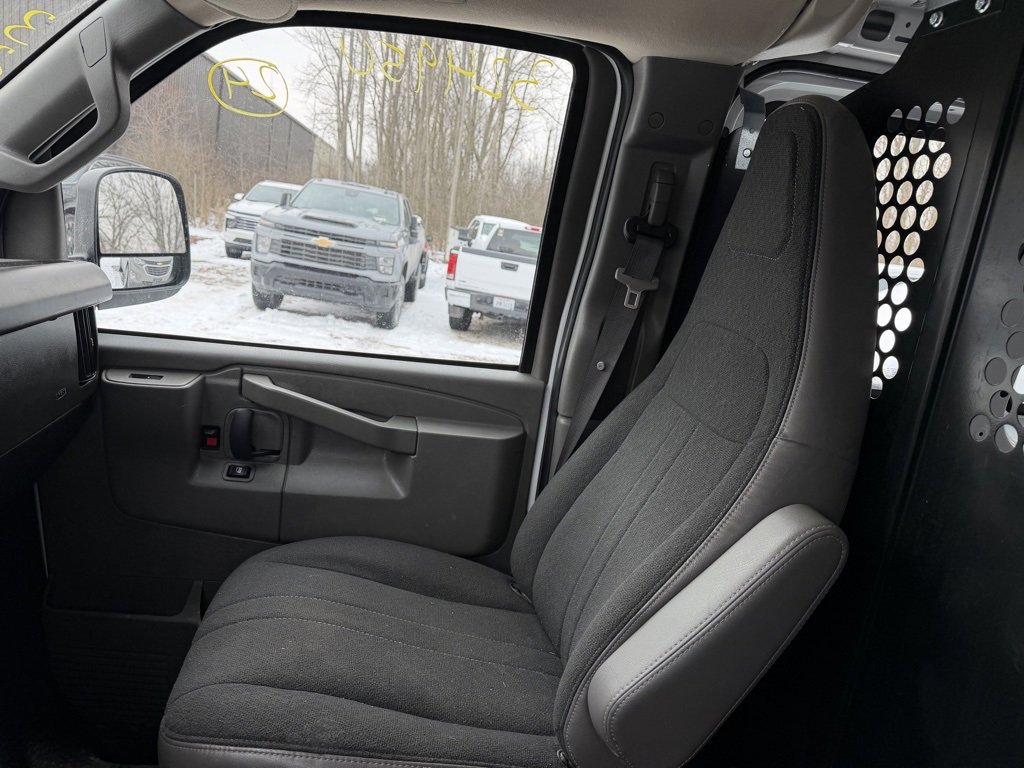 Used 2024 Chevrolet Express 2500 w/ Driver Convenience Package image 6