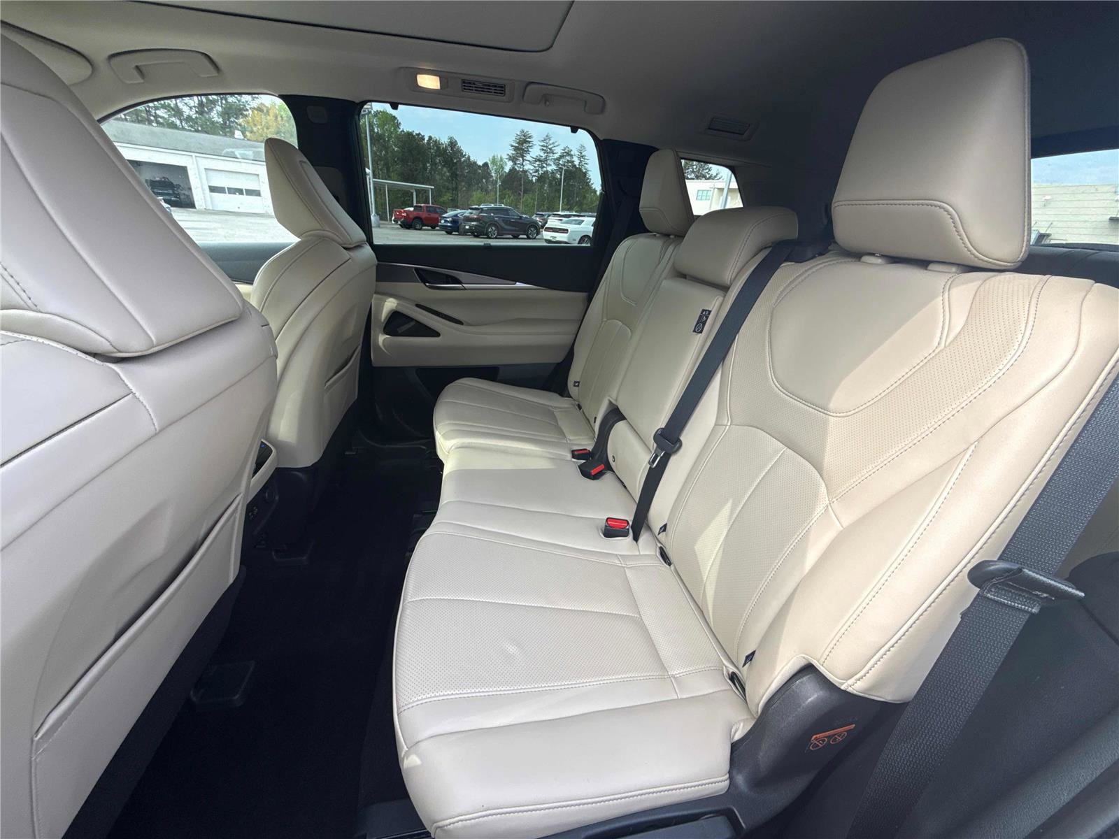 Used 2023 INFINITI QX60 Luxe w/ Cargo Package AWD/4WD image 12