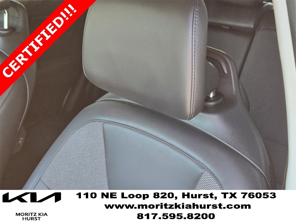 Certified 2024 Kia Niro EX image 18