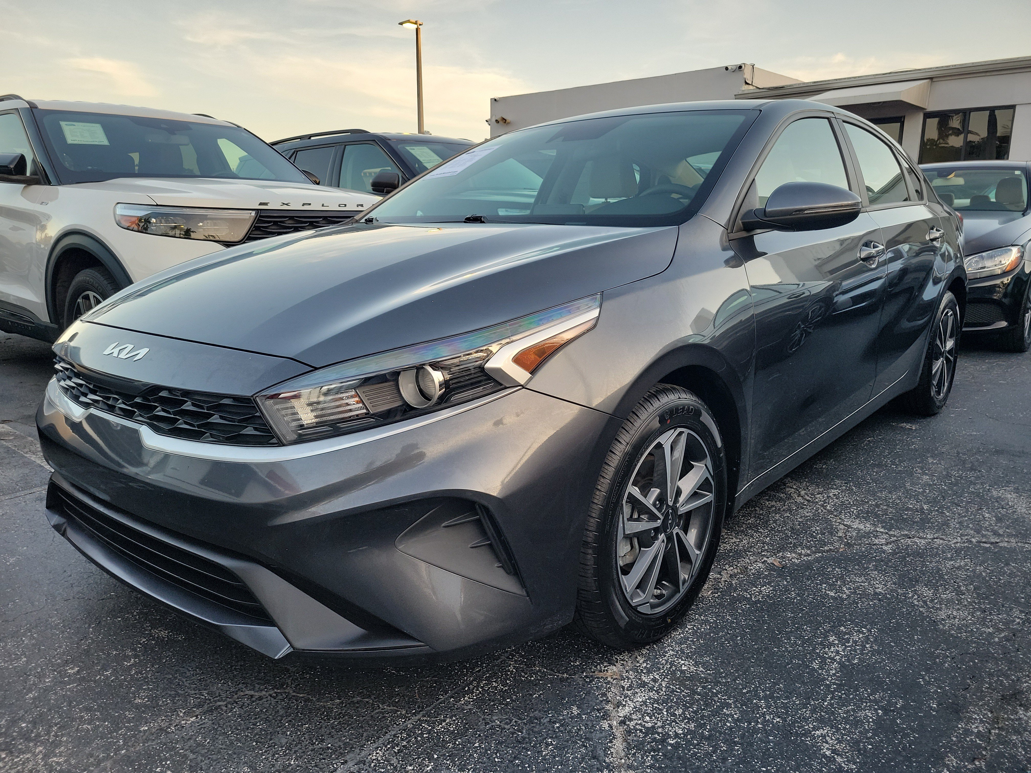 Used 2023 Kia Forte LXS w/ LXS Technology Package FWD image 29