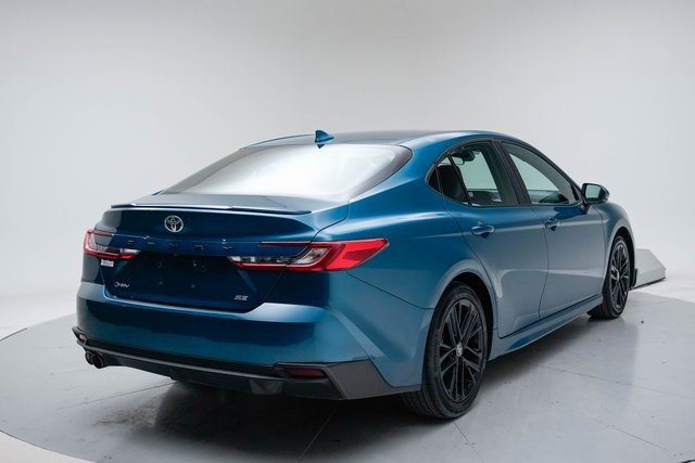 Used 2025 Toyota Camry SE image 10