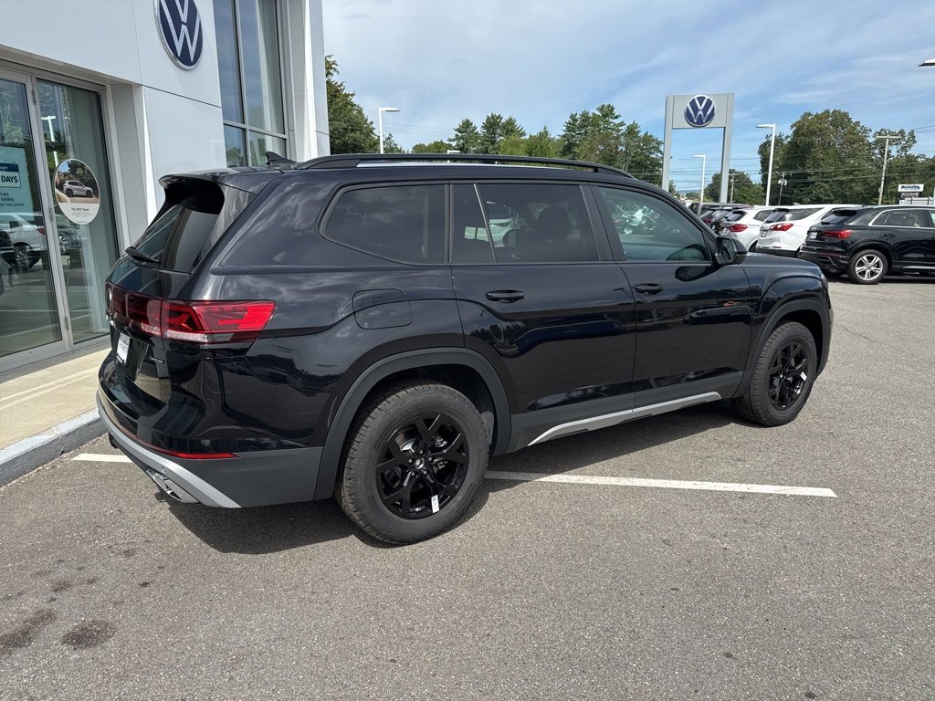 New 2026 Volkswagen Atlas Peak Edition image 11