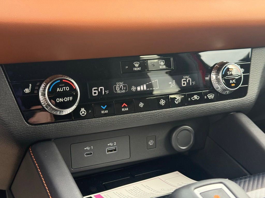 Used 2025 Mitsubishi Outlander 4WD Plug-In Hybrid image 20