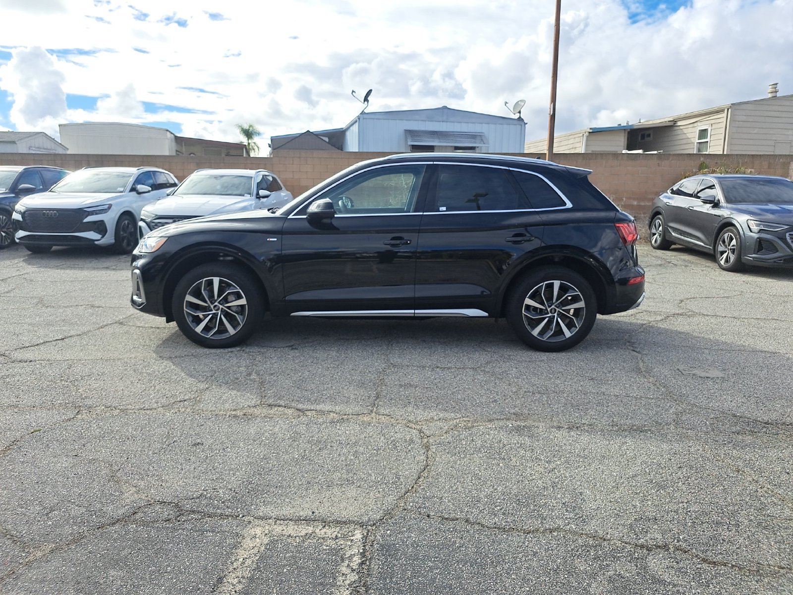 Used 2023 Audi Q5 2.0T Premium Plus w/ Premium Plus Package AWD/4WD image 8