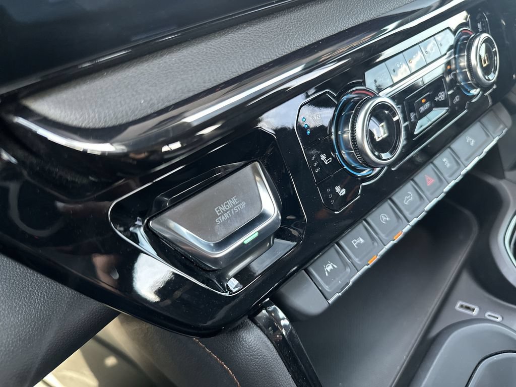 Certified 2024 GMC Sierra 1500 AT4 w/ Technology Package AWD/4WD image 17