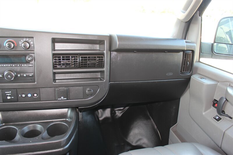 Used 2019 Chevrolet Express 2500 LS w/ Driver Convenience Package RWD image 21