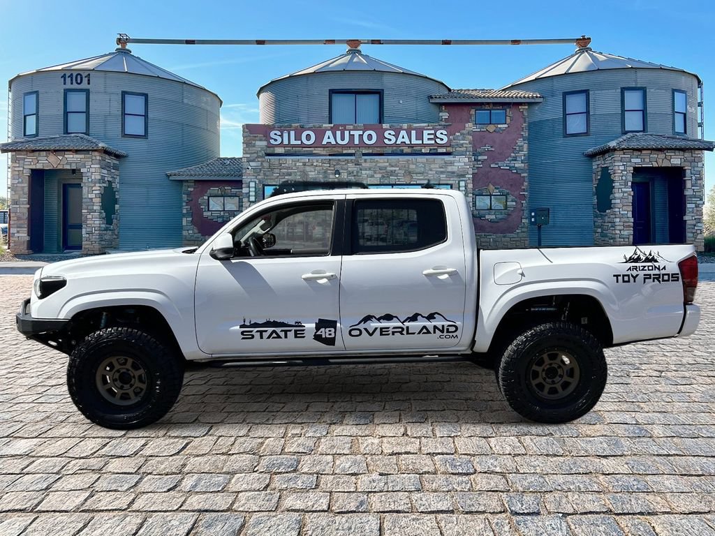 Used 2018 Toyota Tacoma SR w/ SR Convenience Package AWD/4WD image 2