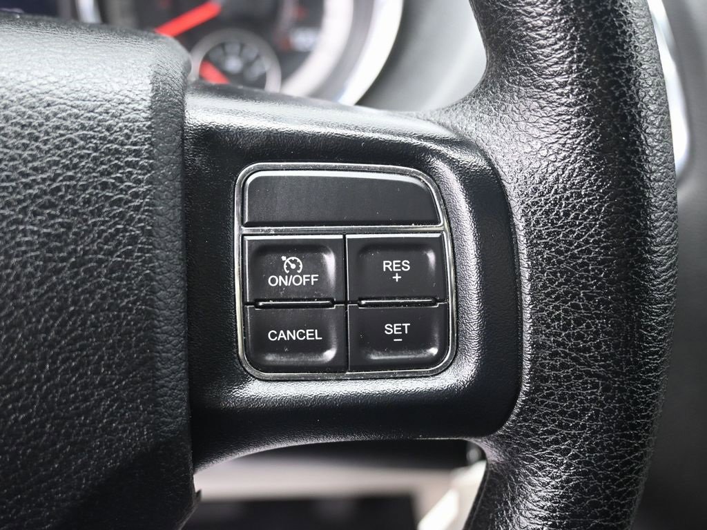 Used 2018 Dodge Grand Caravan SE w/ UConnect Hands-Free Group image 17