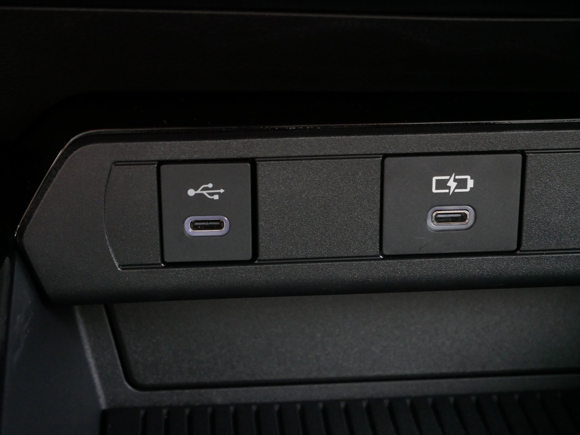 Certified 2024 Toyota Prius LE image 29
