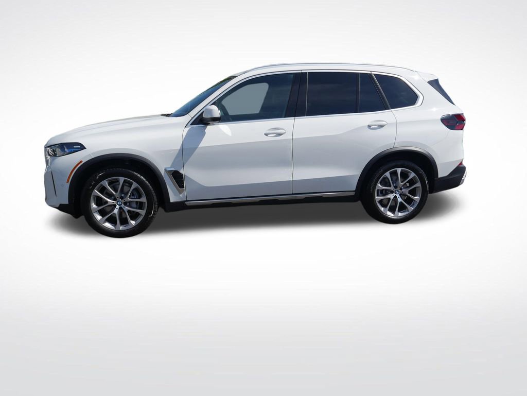 Used 2026 BMW X5 xDrive40i w/ Premium Package AWD/4WD image 2