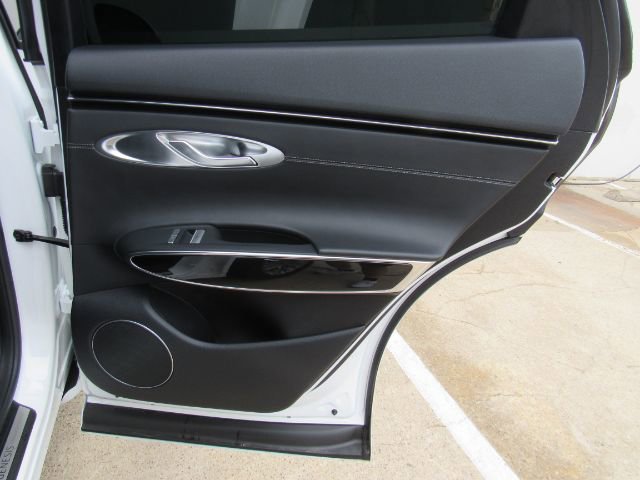 Used 2022 Genesis GV70 2.5T image 23