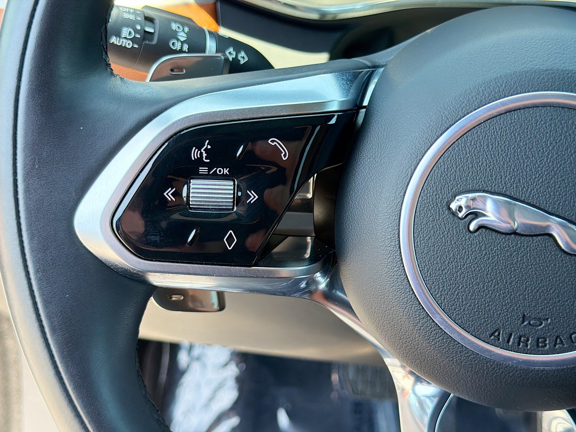 Used 2024 Jaguar F-PACE R-Dynamic S image 38