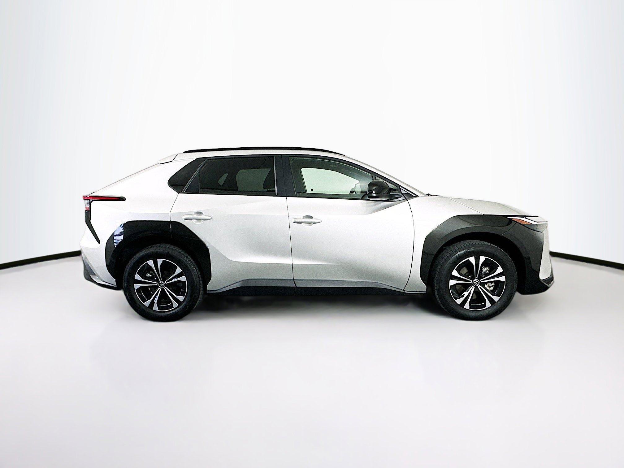 Used 2025 Toyota bZ4X FWD w/ Weather Package image 10