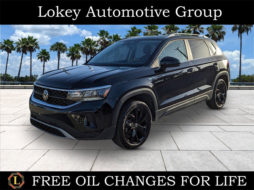 Certified 2022 Volkswagen Taos SE w/ Driver Assistance Package