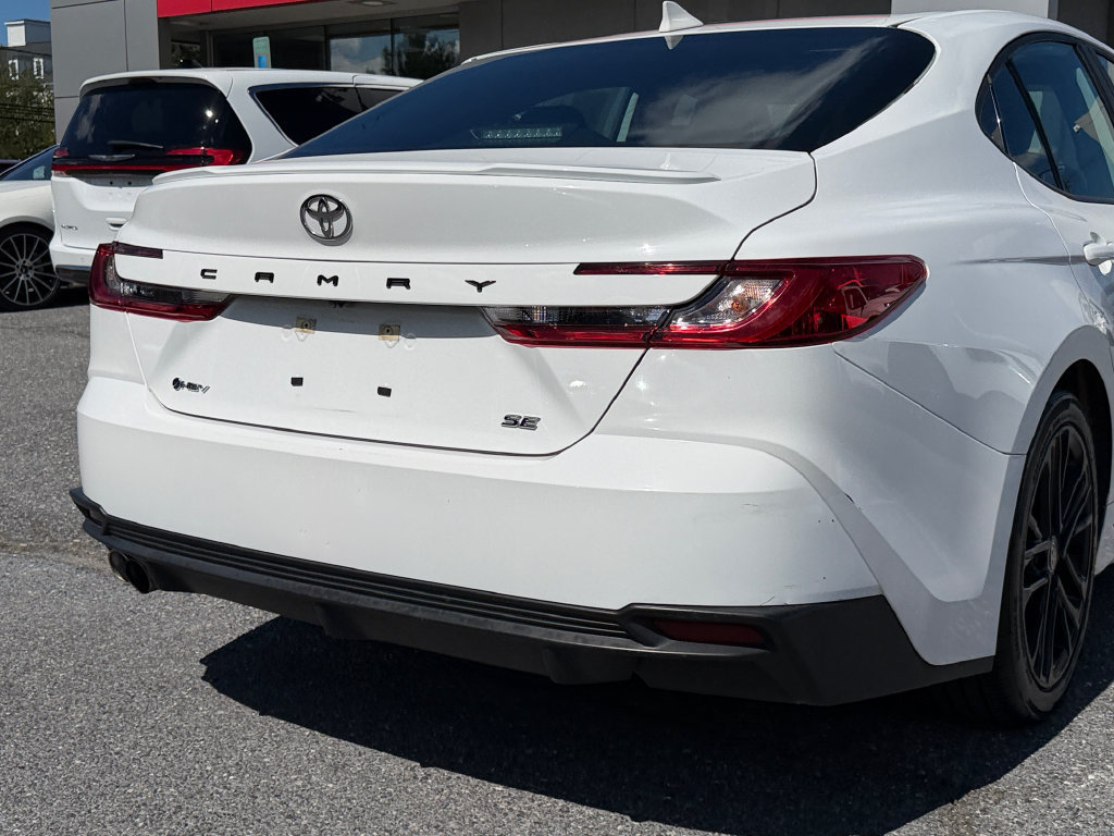 Used 2025 Toyota Camry SE FWD image 10
