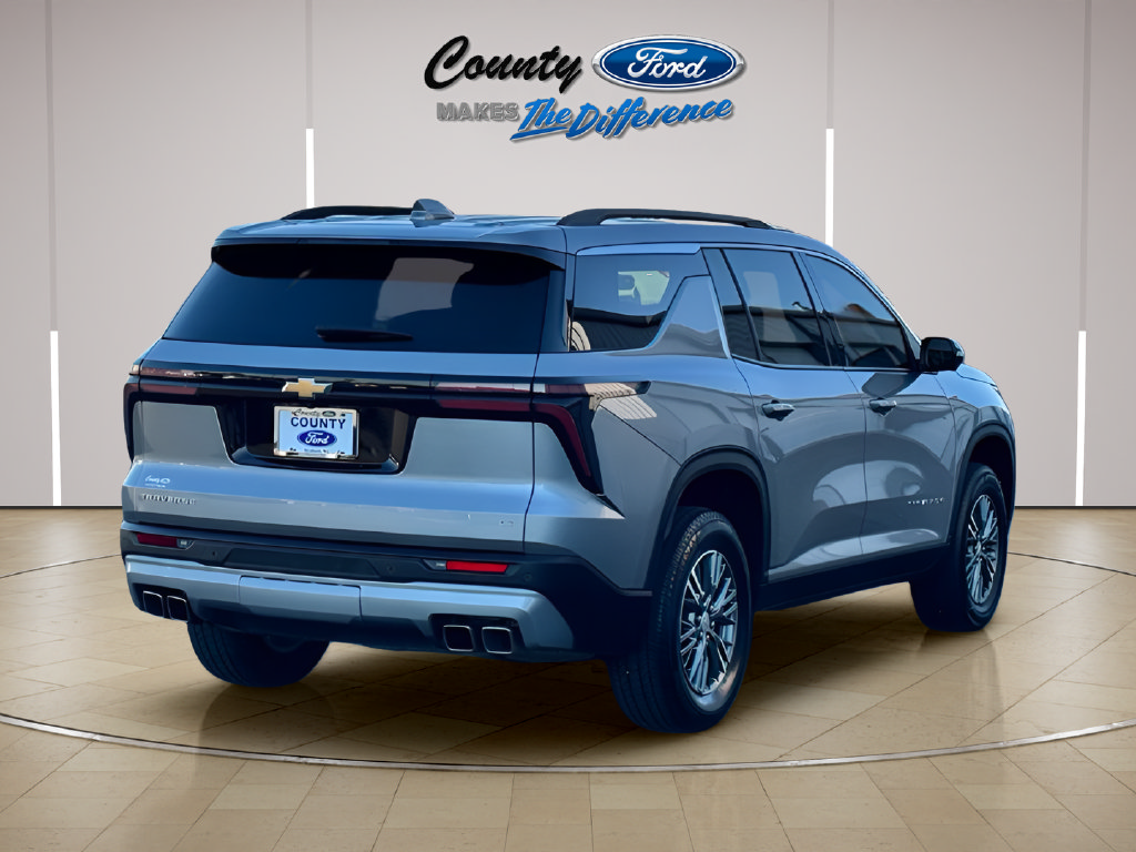 Used 2024 Chevrolet Traverse LT FWD image 7