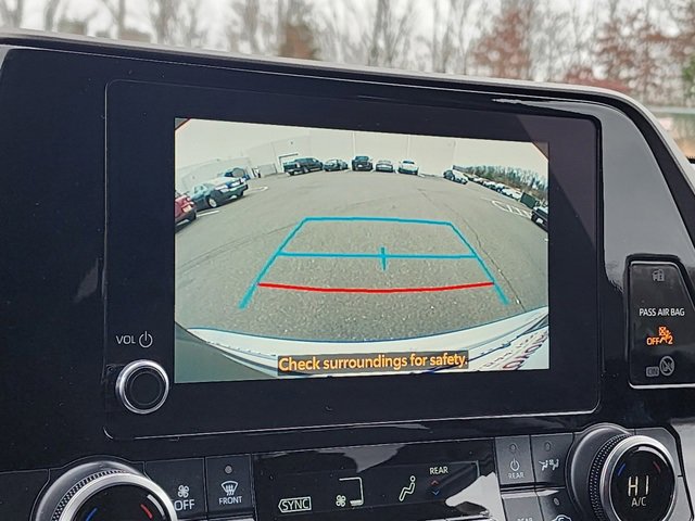 Used 2023 Toyota Highlander LE image 31