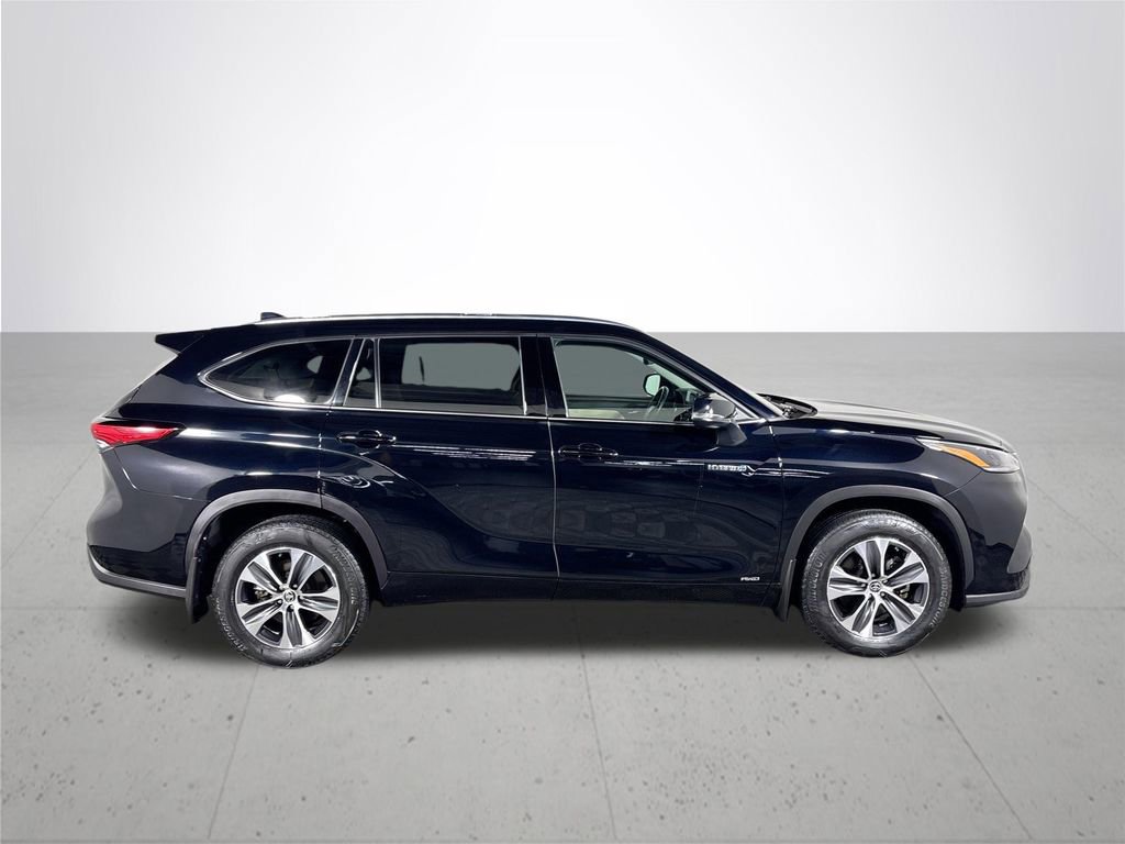 Used 2021 Toyota Highlander XLE image 5