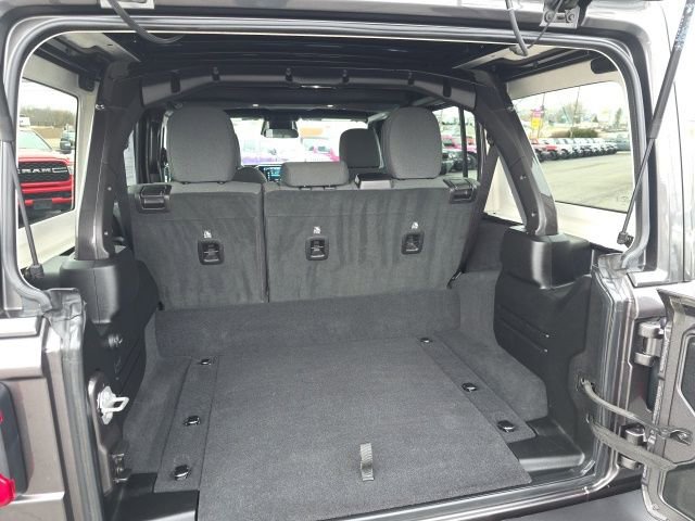 Used 2025 Jeep Wrangler Unlimited Sahara w/ Safety Group image 52