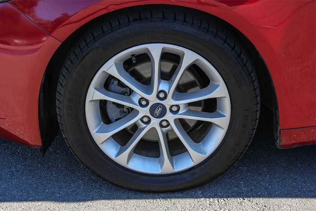 Used 2019 Ford Fusion SEL image 9