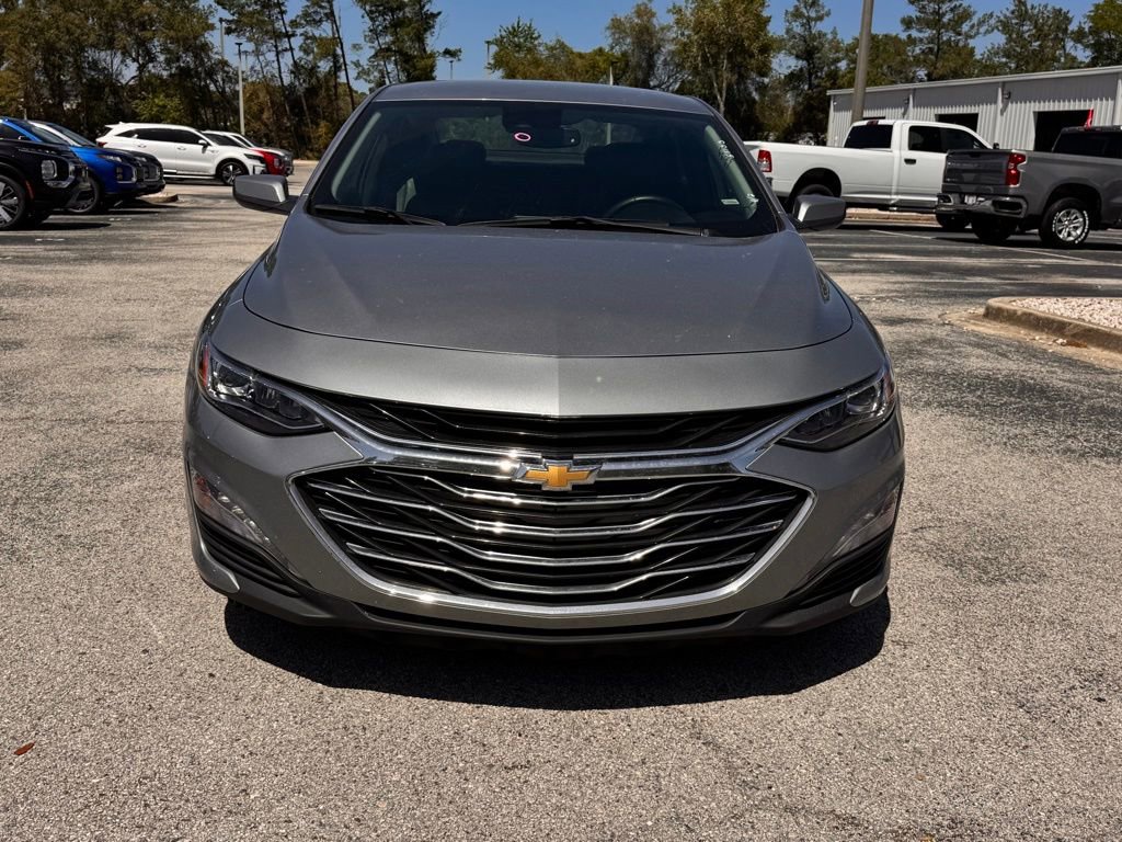 Used 2024 Chevrolet Malibu LT FWD image 2