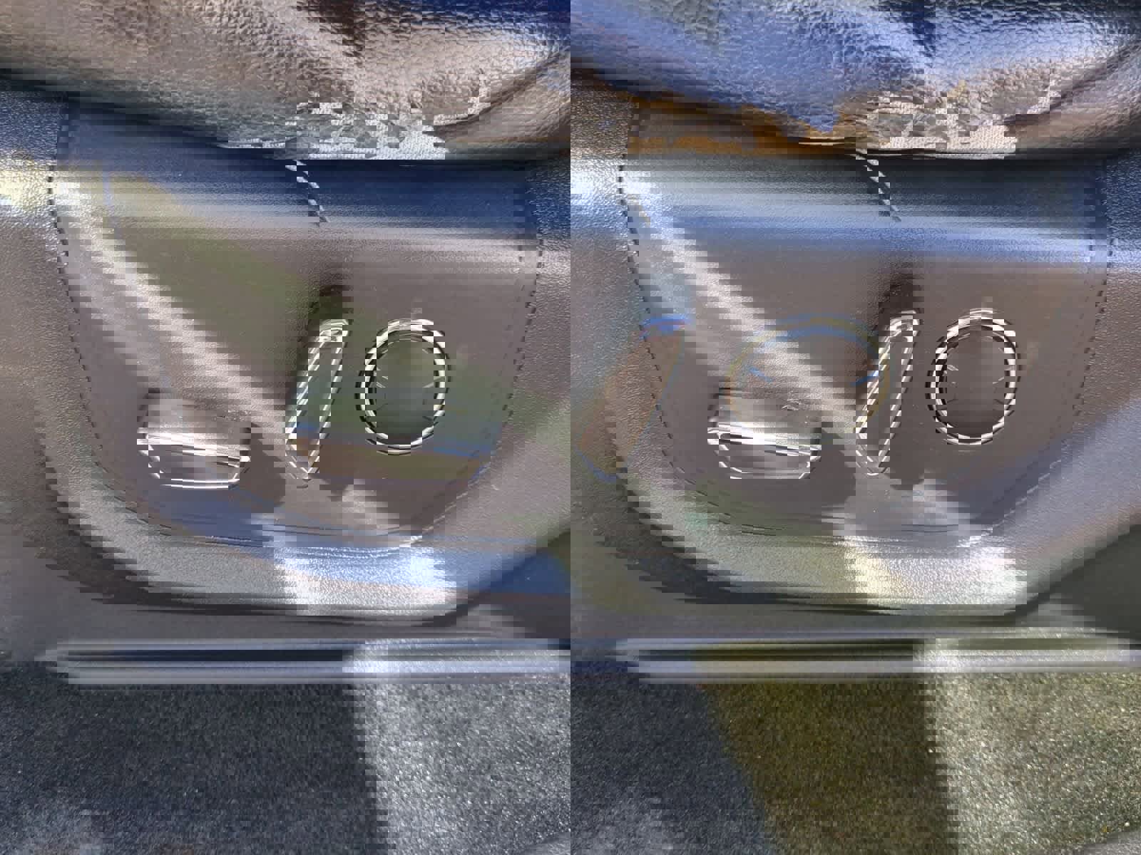 Used 2017 Ford F350 Lariat w/ Chrome Package image 17