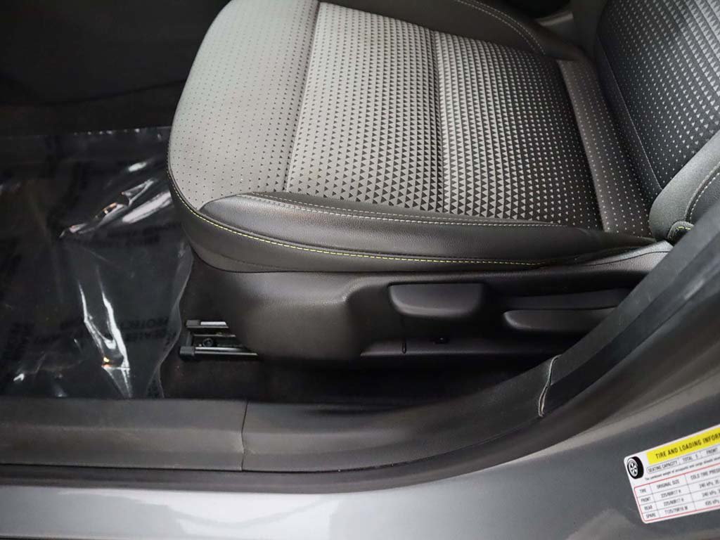Used 2024 Chevrolet Trax LT w/ LT Convenience Package FWD image 28