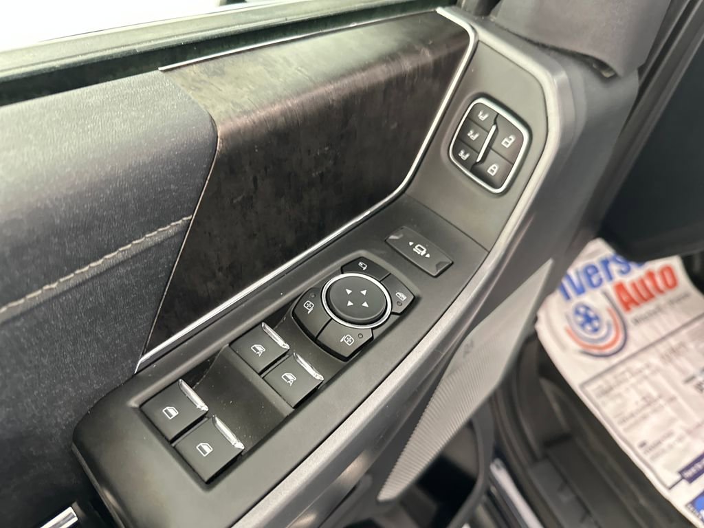 Used 2023 Ford F350 Lariat w/ Chrome Package image 13