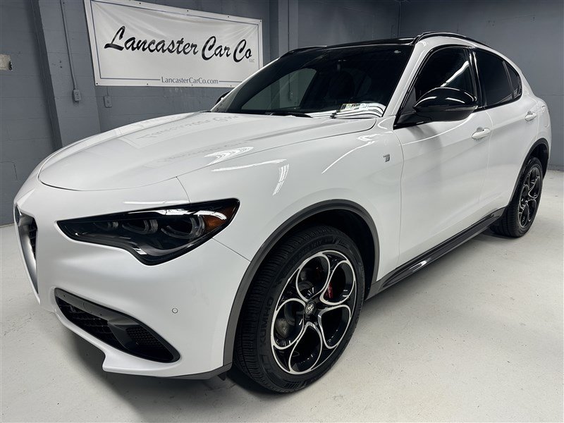 Used 2024 Alfa Romeo Stelvio Ti AWD/4WD image 1