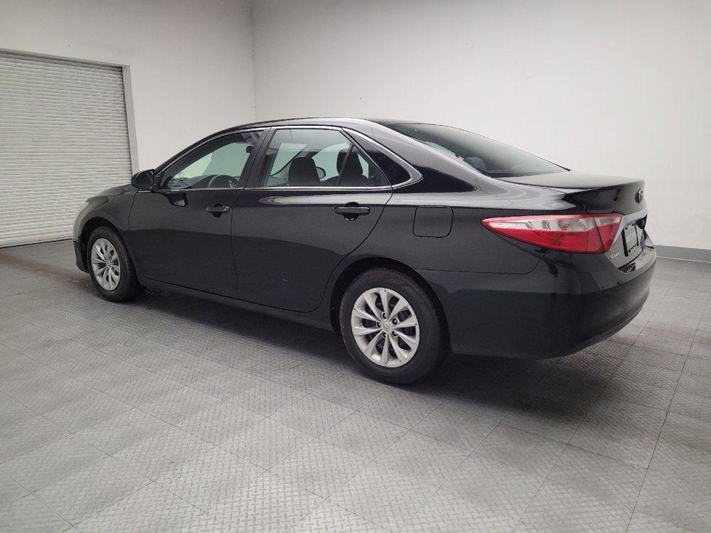 Used 2015 Toyota Camry LE image 3