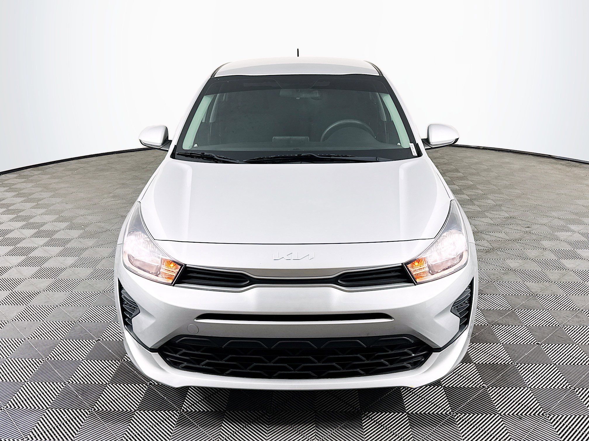 Used 2022 Kia Rio LX image 2