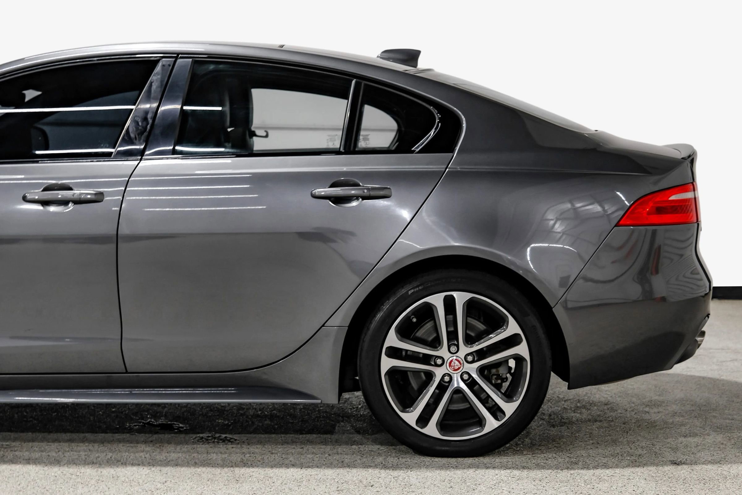 Used 2019 Jaguar XE R-Sport AWD/4WD image 11