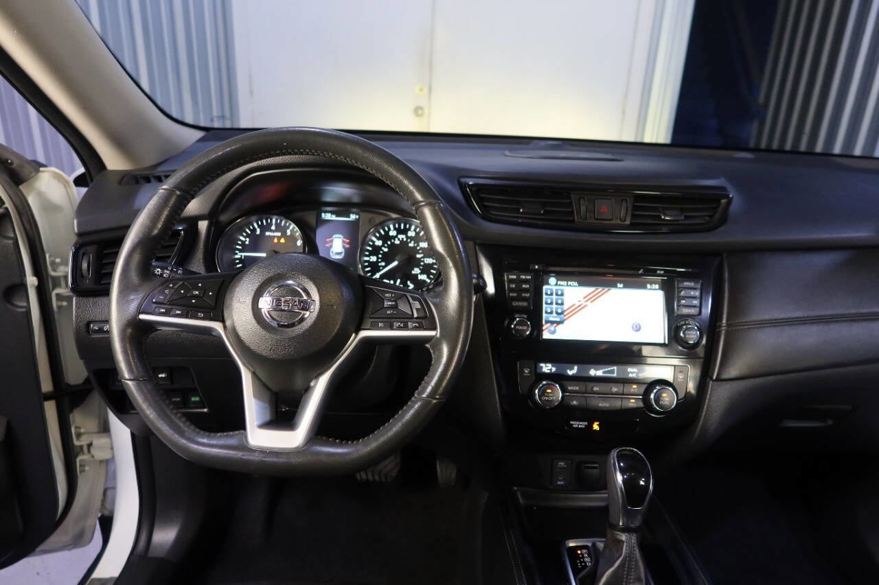 Used 2017 Nissan Rogue SL w/ SL Premium Package image 19